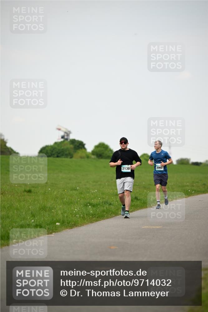 10.05.2026 - 8. Wedeler Halbmarathon Dr. Thomas Lammeyer http://msf.ph/oto/9714032 10.05.2026 12:18:14 Laufen 2130, 2062 meine-sportfotos.de