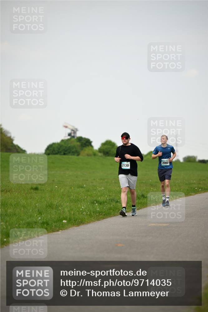 10.05.2026 - 8. Wedeler Halbmarathon Dr. Thomas Lammeyer http://msf.ph/oto/9714035 10.05.2026 12:18:15 Laufen 2130, 2062 meine-sportfotos.de