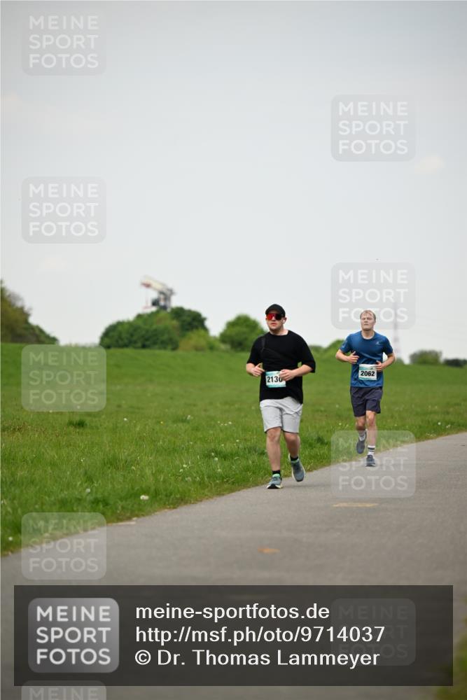 10.05.2026 - 8. Wedeler Halbmarathon Dr. Thomas Lammeyer http://msf.ph/oto/9714037 10.05.2026 12:18:15 Laufen 2130, 2062 meine-sportfotos.de