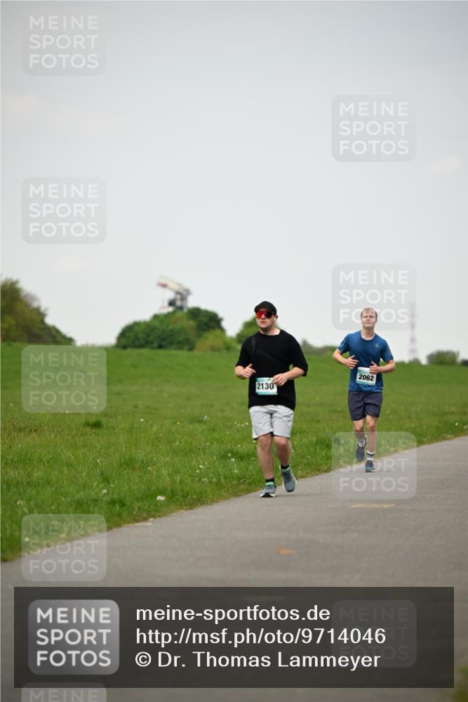 10.05.2026 - 8. Wedeler Halbmarathon Dr. Thomas Lammeyer http://msf.ph/oto/9714046 10.05.2026 12:18:16 Laufen 2130, 2062 meine-sportfotos.de