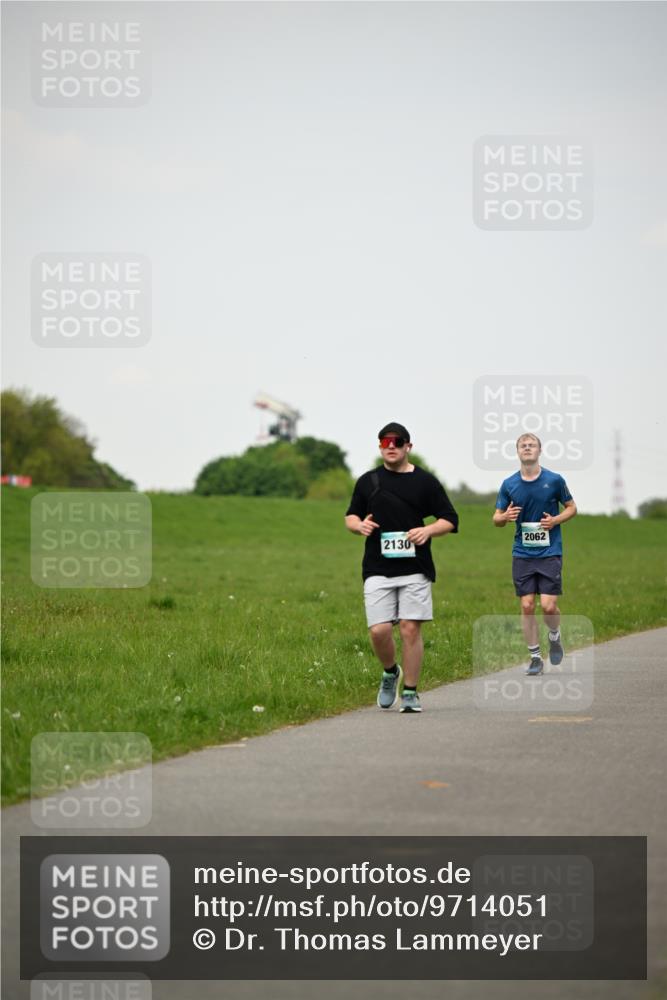 10.05.2026 - 8. Wedeler Halbmarathon Dr. Thomas Lammeyer http://msf.ph/oto/9714051 10.05.2026 12:18:16 Laufen 2062, 2130 meine-sportfotos.de