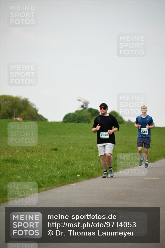 10.05.2026 - 8. Wedeler Halbmarathon Dr. Thomas Lammeyer http://msf.ph/oto/9714053 10.05.2026 12:18:16 Laufen 2130, 2062 meine-sportfotos.de