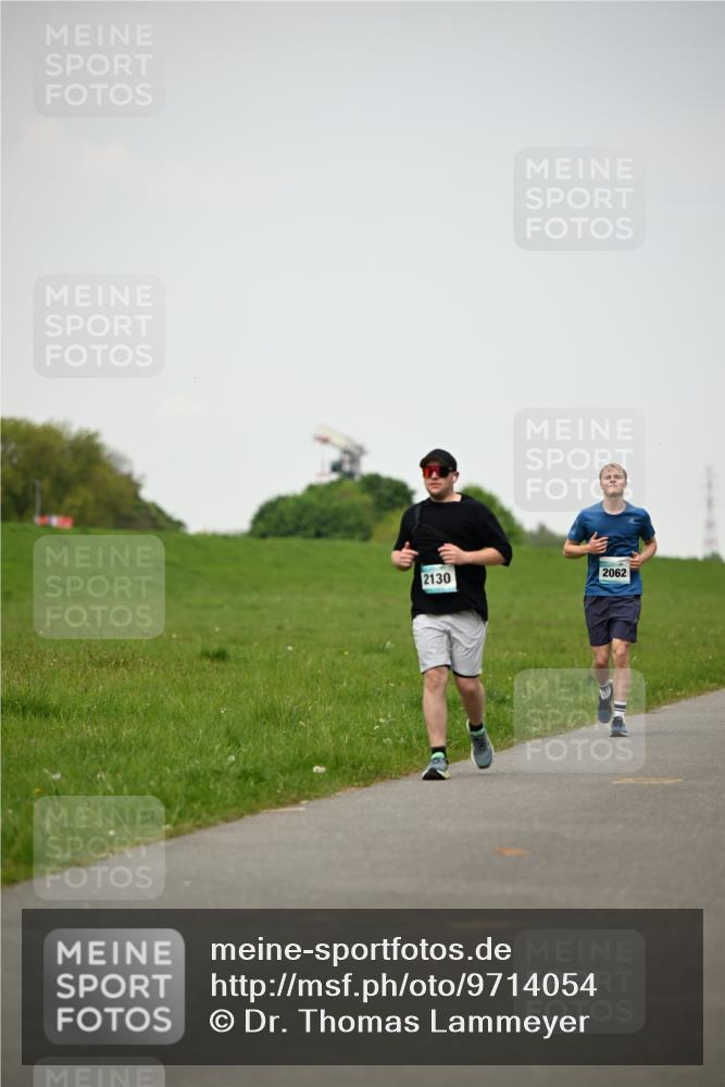 10.05.2026 - 8. Wedeler Halbmarathon Dr. Thomas Lammeyer http://msf.ph/oto/9714054 10.05.2026 12:18:16 Laufen 2130, 2062 meine-sportfotos.de