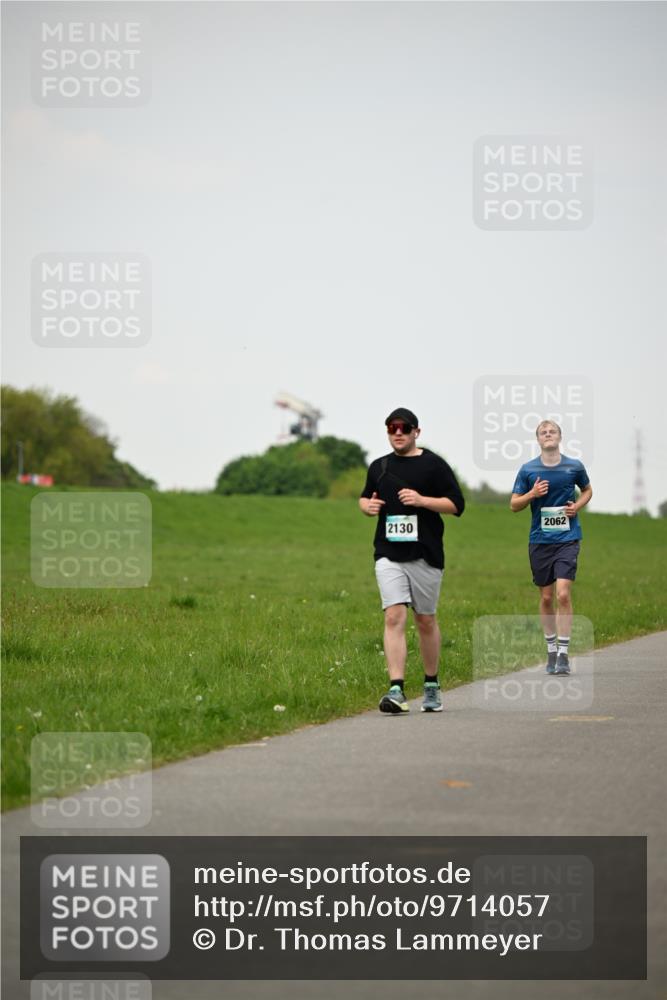 10.05.2026 - 8. Wedeler Halbmarathon Dr. Thomas Lammeyer http://msf.ph/oto/9714057 10.05.2026 12:18:16 Laufen 2130, 2062 meine-sportfotos.de