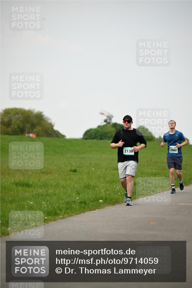 10.05.2026 - 8. Wedeler Halbmarathon Dr. Thomas Lammeyer http://msf.ph/oto/9714059 10.05.2026 12:18:17 Laufen 2130, 2062 meine-sportfotos.de