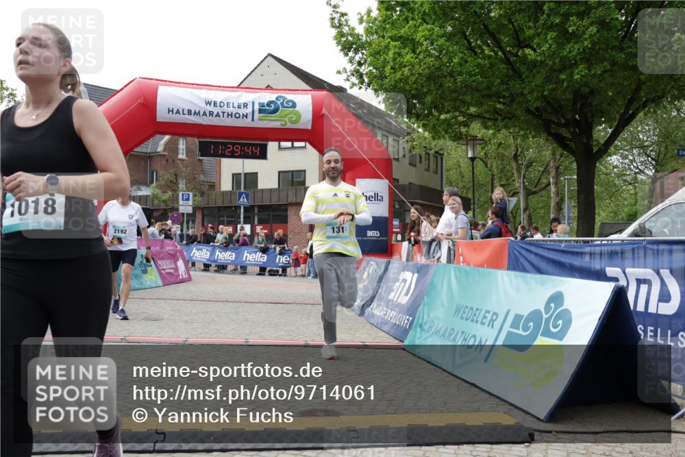 10.05.2026 - 8. Wedeler Halbmarathon Yannick Fuchs http://msf.ph/oto/9714061 10.05.2026 11:29:42 Ziel 131, 168, 711, 1018, 2192 meine-sportfotos.de