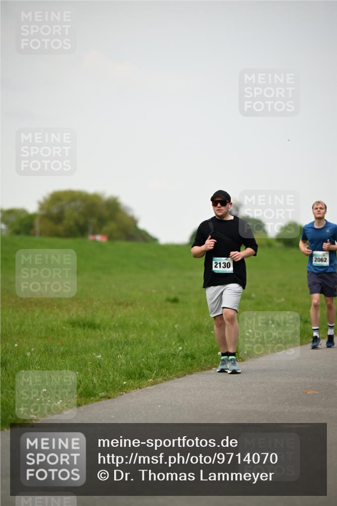 10.05.2026 - 8. Wedeler Halbmarathon Dr. Thomas Lammeyer http://msf.ph/oto/9714070 10.05.2026 12:18:18 Laufen 2062, 2130 meine-sportfotos.de