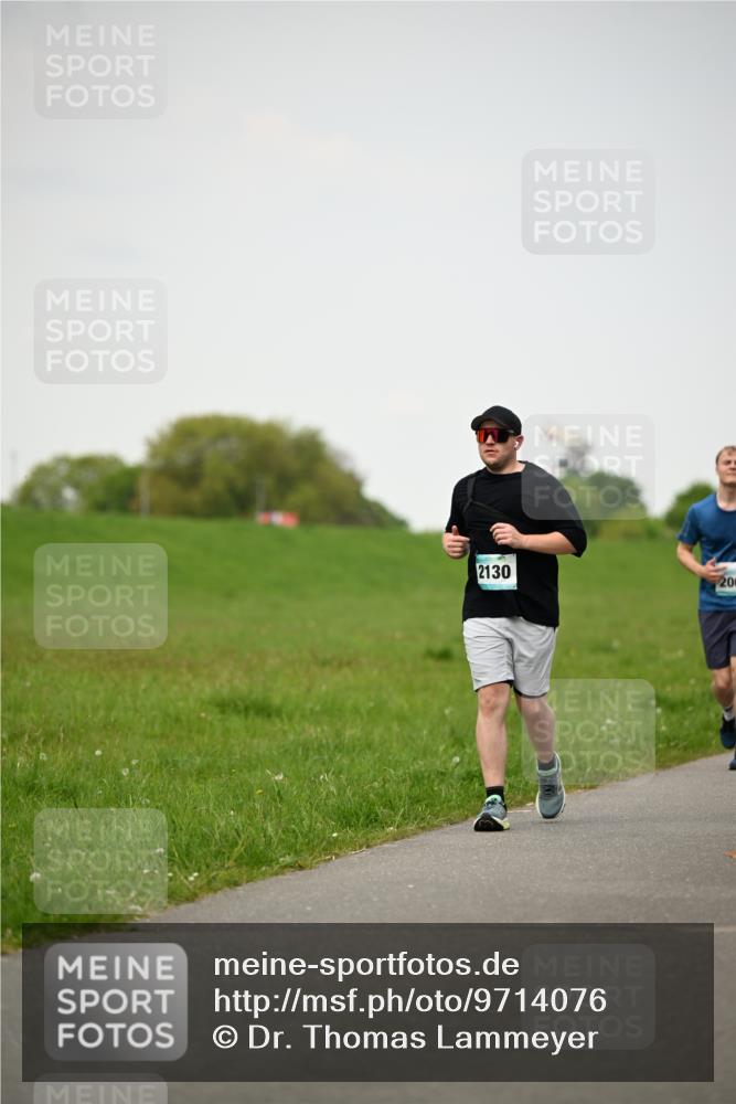10.05.2026 - 8. Wedeler Halbmarathon Dr. Thomas Lammeyer http://msf.ph/oto/9714076 10.05.2026 12:18:19 Laufen 2130 meine-sportfotos.de