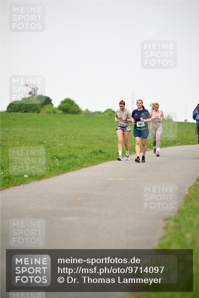 10.05.2026 - 8. Wedeler Halbmarathon Dr. Thomas Lammeyer http://msf.ph/oto/9714097 10.05.2026 12:18:27 Laufen 465, 356 meine-sportfotos.de