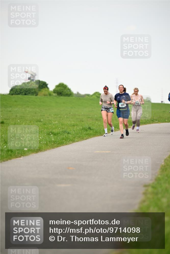 10.05.2026 - 8. Wedeler Halbmarathon Dr. Thomas Lammeyer http://msf.ph/oto/9714098 10.05.2026 12:18:27 Laufen 215, 465, 356 meine-sportfotos.de