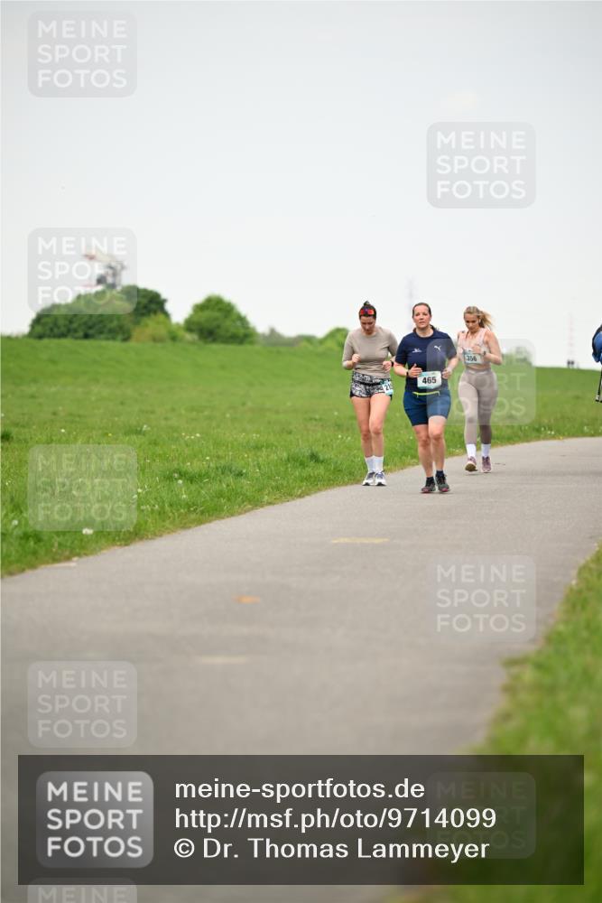 10.05.2026 - 8. Wedeler Halbmarathon Dr. Thomas Lammeyer http://msf.ph/oto/9714099 10.05.2026 12:18:27 Laufen 465, 356 meine-sportfotos.de