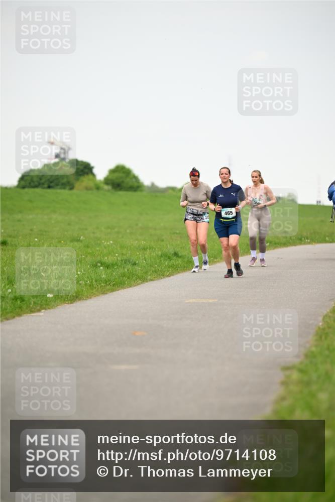 10.05.2026 - 8. Wedeler Halbmarathon Dr. Thomas Lammeyer http://msf.ph/oto/9714108 10.05.2026 12:18:28 Laufen 465, 356 meine-sportfotos.de