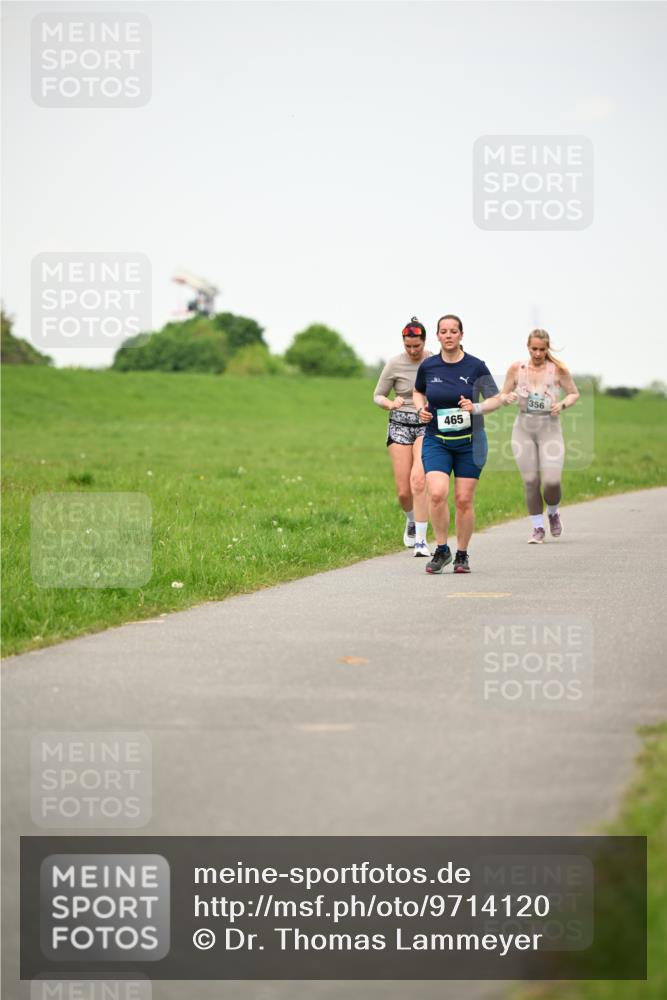 10.05.2026 - 8. Wedeler Halbmarathon Dr. Thomas Lammeyer http://msf.ph/oto/9714120 10.05.2026 12:18:30 Laufen 465, 356 meine-sportfotos.de