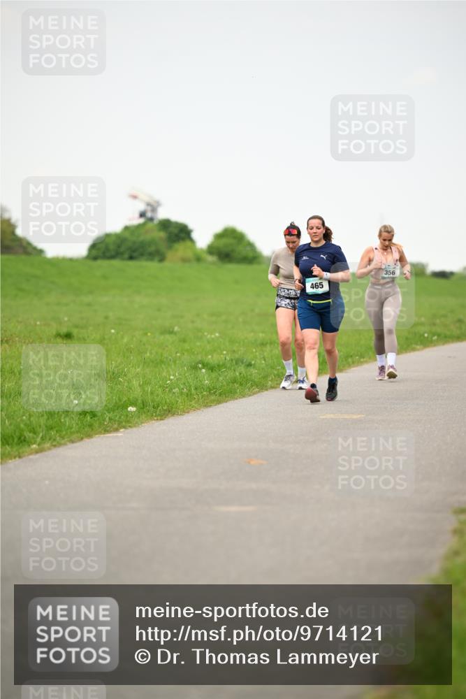 10.05.2026 - 8. Wedeler Halbmarathon Dr. Thomas Lammeyer http://msf.ph/oto/9714121 10.05.2026 12:18:30 Laufen 465, 356 meine-sportfotos.de
