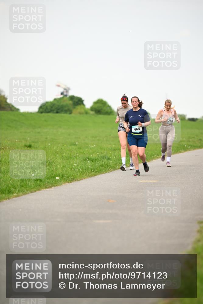 10.05.2026 - 8. Wedeler Halbmarathon Dr. Thomas Lammeyer http://msf.ph/oto/9714123 10.05.2026 12:18:30 Laufen 465, 356 meine-sportfotos.de