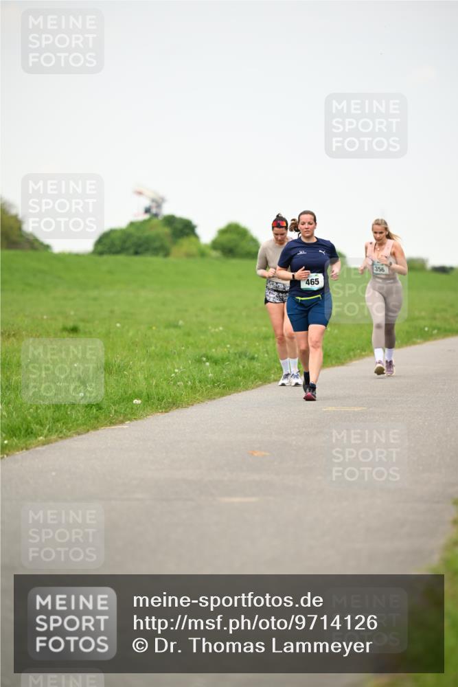 10.05.2026 - 8. Wedeler Halbmarathon Dr. Thomas Lammeyer http://msf.ph/oto/9714126 10.05.2026 12:18:30 Laufen 465, 356 meine-sportfotos.de