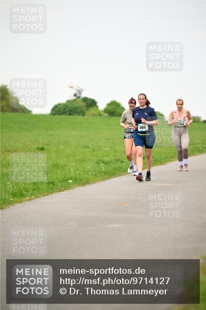 10.05.2026 - 8. Wedeler Halbmarathon Dr. Thomas Lammeyer http://msf.ph/oto/9714127 10.05.2026 12:18:30 Laufen 465, 356 meine-sportfotos.de