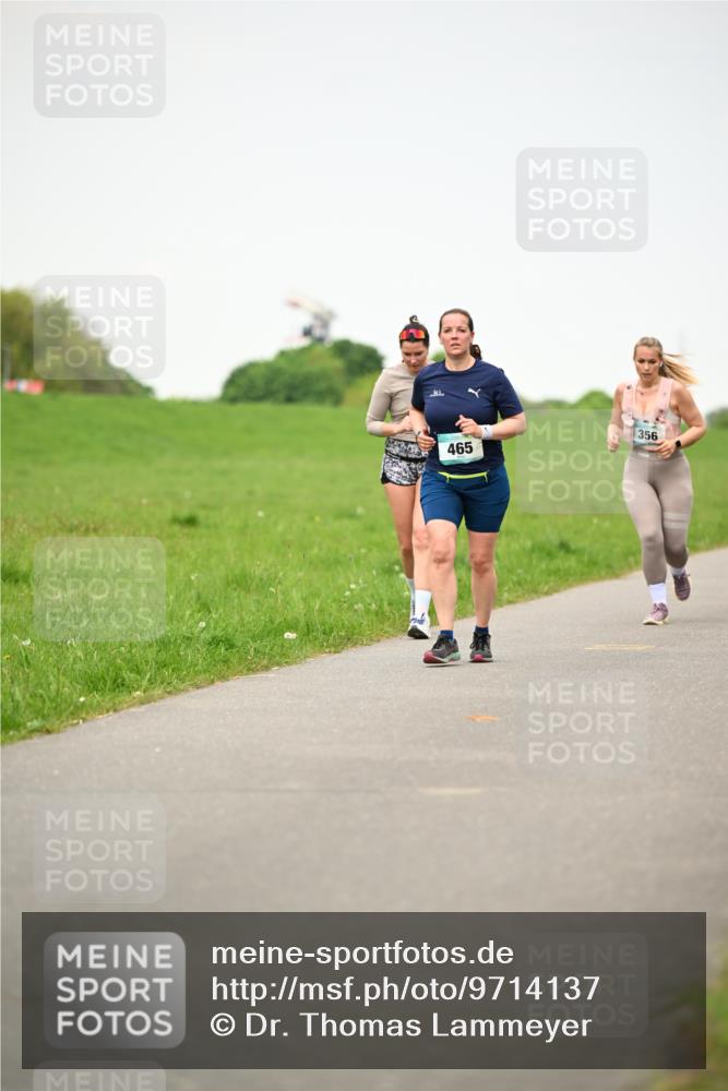 10.05.2026 - 8. Wedeler Halbmarathon Dr. Thomas Lammeyer http://msf.ph/oto/9714137 10.05.2026 12:18:32 Laufen 465, 356 meine-sportfotos.de