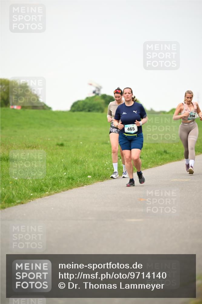10.05.2026 - 8. Wedeler Halbmarathon Dr. Thomas Lammeyer http://msf.ph/oto/9714140 10.05.2026 12:18:32 Laufen 465, 356 meine-sportfotos.de
