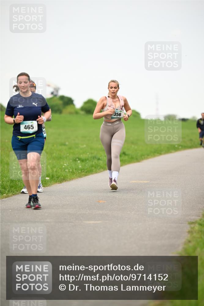 10.05.2026 - 8. Wedeler Halbmarathon Dr. Thomas Lammeyer http://msf.ph/oto/9714152 10.05.2026 12:18:34 Laufen 465, 356 meine-sportfotos.de