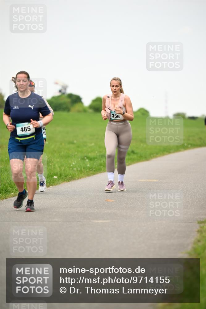 10.05.2026 - 8. Wedeler Halbmarathon Dr. Thomas Lammeyer http://msf.ph/oto/9714155 10.05.2026 12:18:34 Laufen 465, 356 meine-sportfotos.de