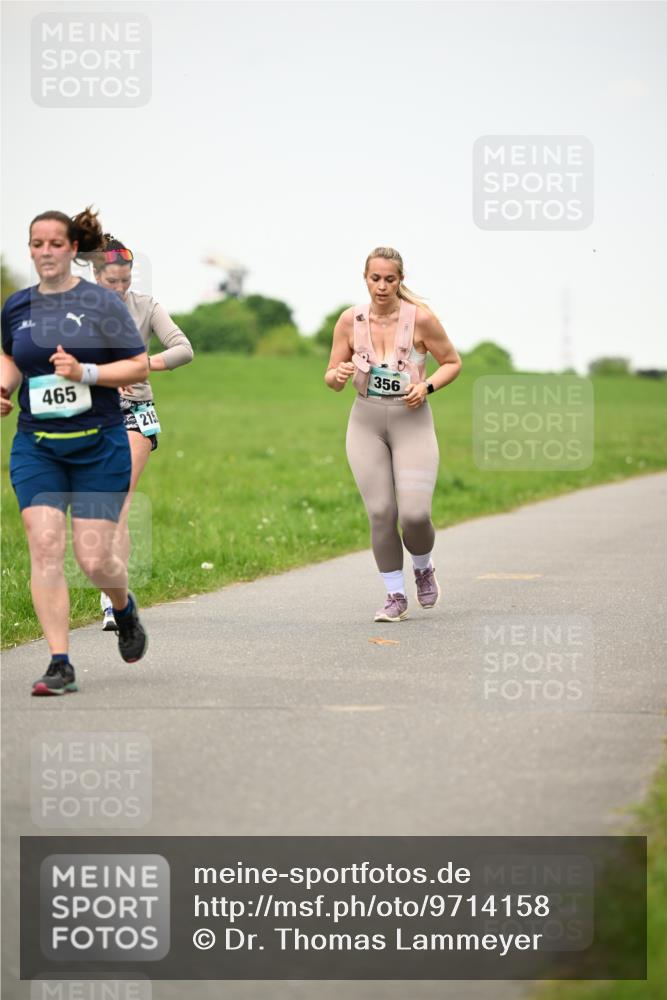 10.05.2026 - 8. Wedeler Halbmarathon Dr. Thomas Lammeyer http://msf.ph/oto/9714158 10.05.2026 12:18:35 Laufen 465, 356, 215 meine-sportfotos.de