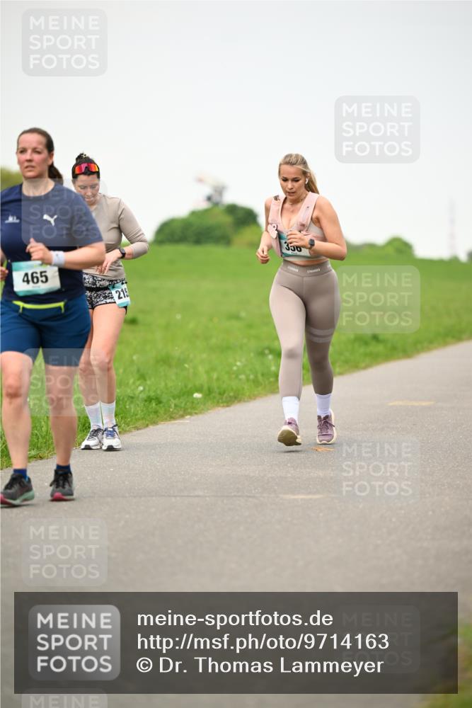10.05.2026 - 8. Wedeler Halbmarathon Dr. Thomas Lammeyer http://msf.ph/oto/9714163 10.05.2026 12:18:35 Laufen 465, 215, 330 meine-sportfotos.de
