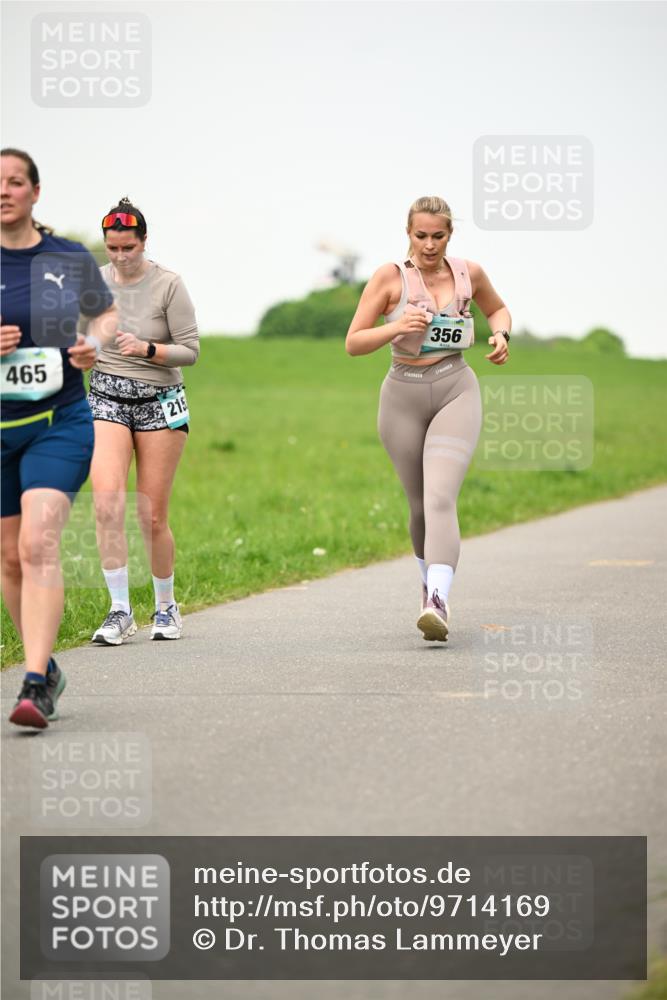 10.05.2026 - 8. Wedeler Halbmarathon Dr. Thomas Lammeyer http://msf.ph/oto/9714169 10.05.2026 12:18:36 Laufen 465, 215, 356 meine-sportfotos.de