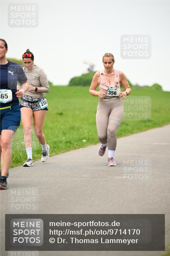 10.05.2026 - 8. Wedeler Halbmarathon Dr. Thomas Lammeyer http://msf.ph/oto/9714170 10.05.2026 12:18:36 Laufen 2153, 356 meine-sportfotos.de