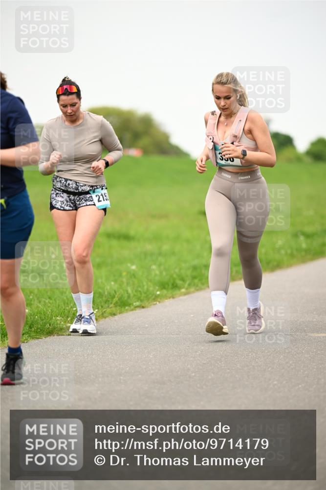 10.05.2026 - 8. Wedeler Halbmarathon Dr. Thomas Lammeyer http://msf.ph/oto/9714179 10.05.2026 12:18:37 Laufen 215, 550 meine-sportfotos.de