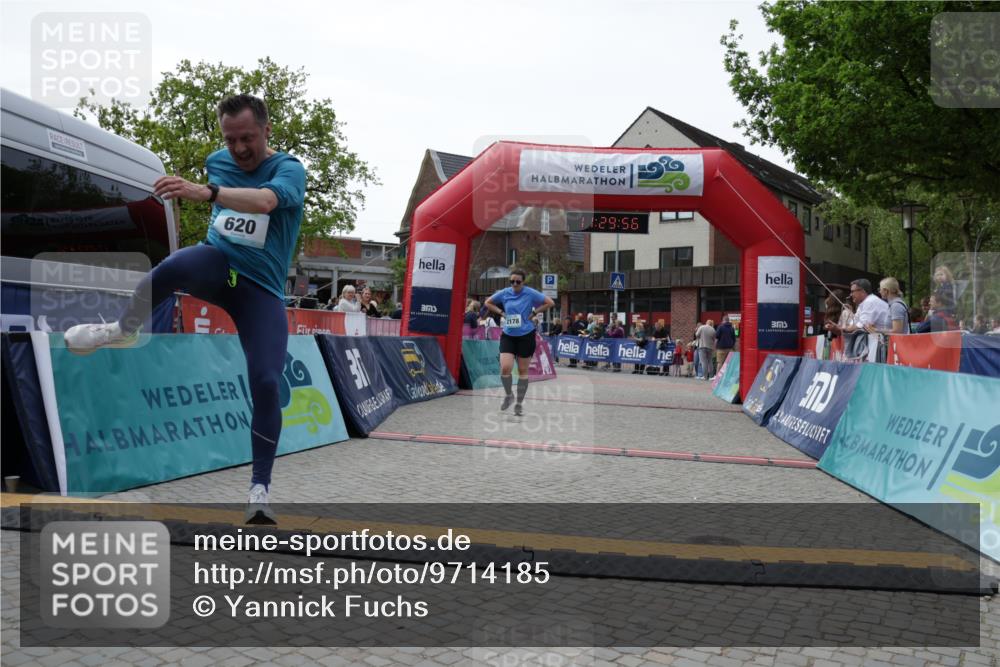 10.05.2026 - 8. Wedeler Halbmarathon Yannick Fuchs http://msf.ph/oto/9714185 10.05.2026 11:29:54 Ziel 502, 620, 815, 2140, 2178 meine-sportfotos.de