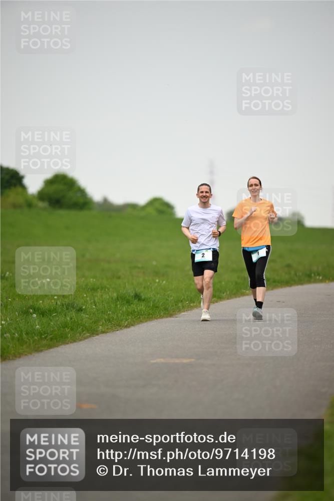 10.05.2026 - 8. Wedeler Halbmarathon Dr. Thomas Lammeyer http://msf.ph/oto/9714198 10.05.2026 12:18:52 Laufen  meine-sportfotos.de