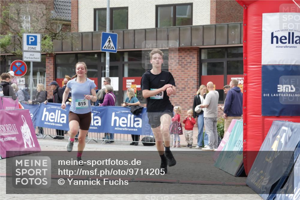 10.05.2026 - 8. Wedeler Halbmarathon Yannick Fuchs http://msf.ph/oto/9714205 10.05.2026 11:29:57 Ziel 620, 815, 2140, 2178 meine-sportfotos.de