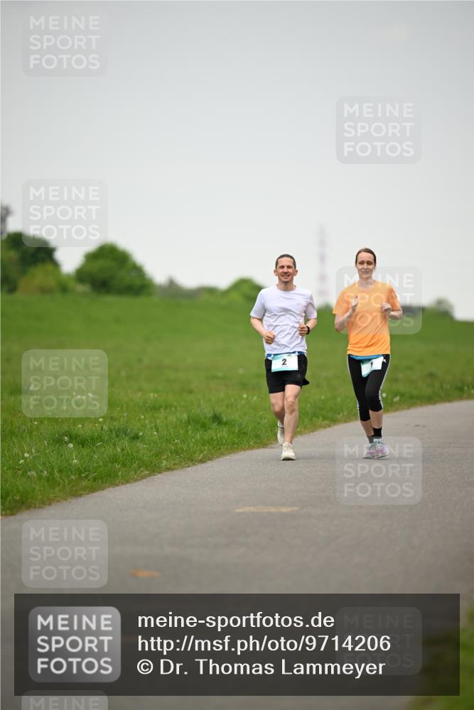 10.05.2026 - 8. Wedeler Halbmarathon Dr. Thomas Lammeyer http://msf.ph/oto/9714206 10.05.2026 12:18:53 Laufen  meine-sportfotos.de