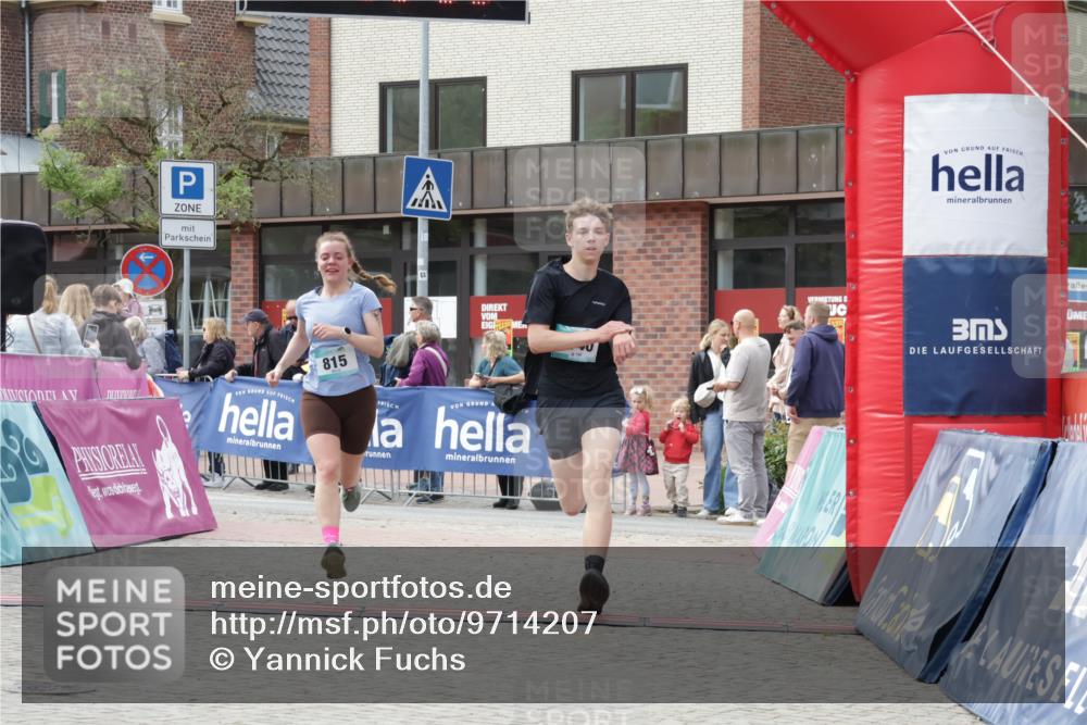 10.05.2026 - 8. Wedeler Halbmarathon Yannick Fuchs http://msf.ph/oto/9714207 10.05.2026 11:29:57 Ziel 620, 815, 2140, 2178 meine-sportfotos.de