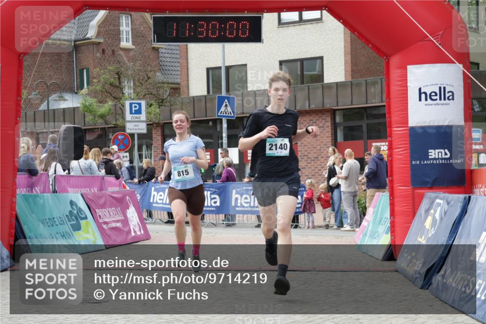 10.05.2026 - 8. Wedeler Halbmarathon Yannick Fuchs http://msf.ph/oto/9714219 10.05.2026 11:29:58 Ziel 536, 620, 815, 2140, 2178 meine-sportfotos.de