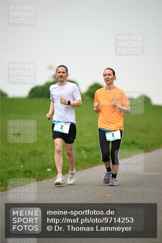 10.05.2026 - 8. Wedeler Halbmarathon Dr. Thomas Lammeyer http://msf.ph/oto/9714253 10.05.2026 12:18:57 Laufen  meine-sportfotos.de