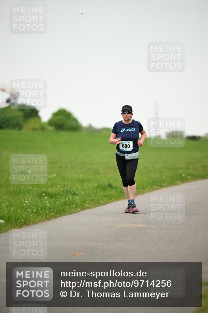 10.05.2026 - 8. Wedeler Halbmarathon Dr. Thomas Lammeyer http://msf.ph/oto/9714256 10.05.2026 12:19:07 Laufen 600 meine-sportfotos.de