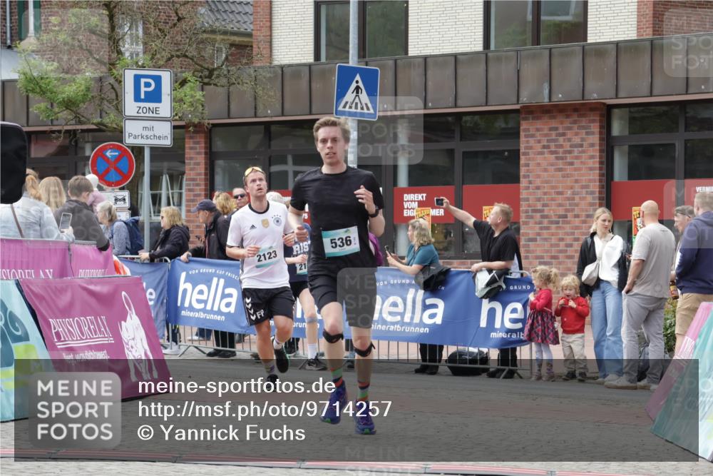 10.05.2026 - 8. Wedeler Halbmarathon Yannick Fuchs http://msf.ph/oto/9714257 10.05.2026 11:30:02 Ziel 536, 655, 815, 2123, 2140, 2147, 2155 meine-sportfotos.de