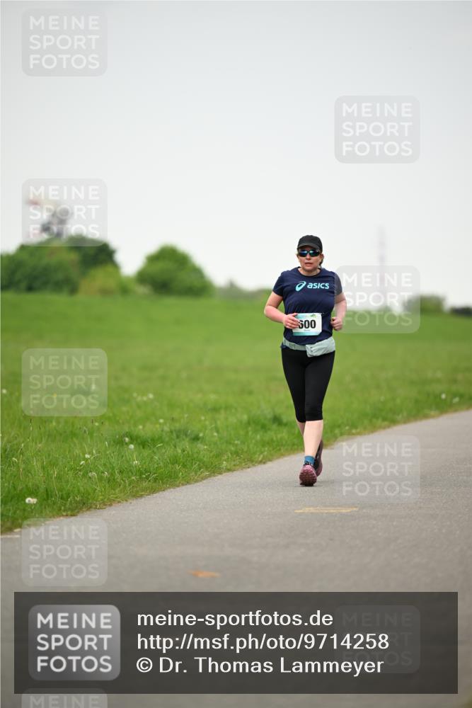 10.05.2026 - 8. Wedeler Halbmarathon Dr. Thomas Lammeyer http://msf.ph/oto/9714258 10.05.2026 12:19:07 Laufen 500 meine-sportfotos.de
