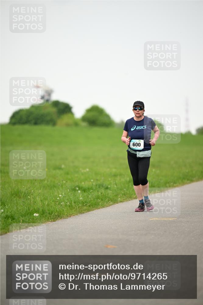 10.05.2026 - 8. Wedeler Halbmarathon Dr. Thomas Lammeyer http://msf.ph/oto/9714265 10.05.2026 12:19:07 Laufen 600 meine-sportfotos.de