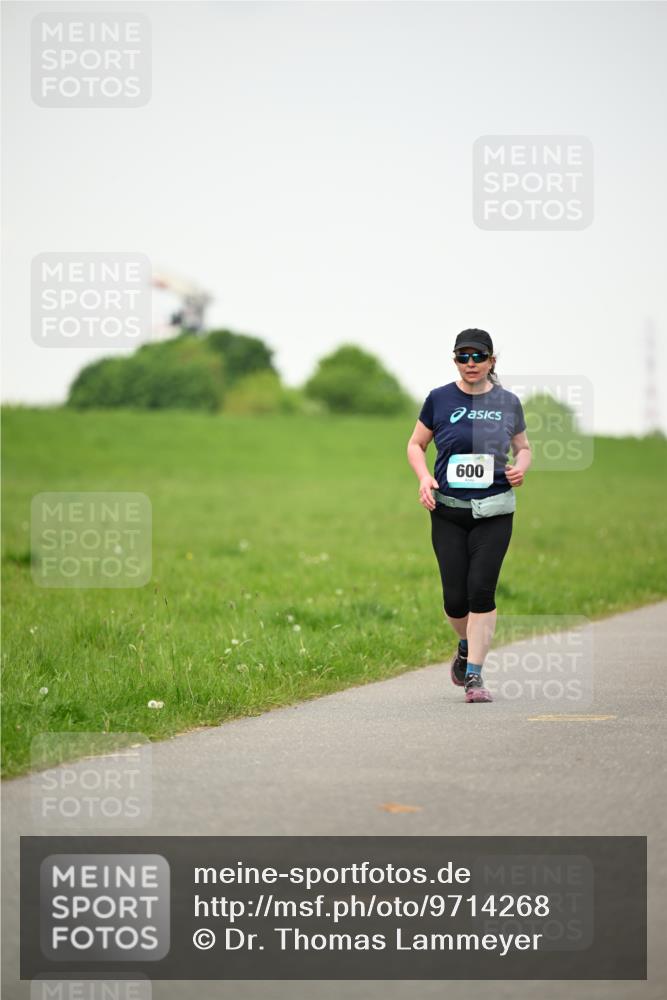 10.05.2026 - 8. Wedeler Halbmarathon Dr. Thomas Lammeyer http://msf.ph/oto/9714268 10.05.2026 12:19:08 Laufen 600 meine-sportfotos.de