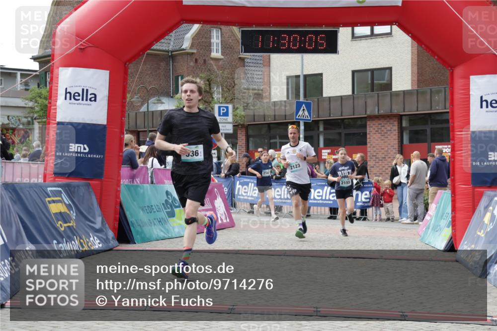 10.05.2026 - 8. Wedeler Halbmarathon Yannick Fuchs http://msf.ph/oto/9714276 10.05.2026 11:30:03 Ziel 536, 655, 815, 2123, 2140, 2147, 2155 meine-sportfotos.de