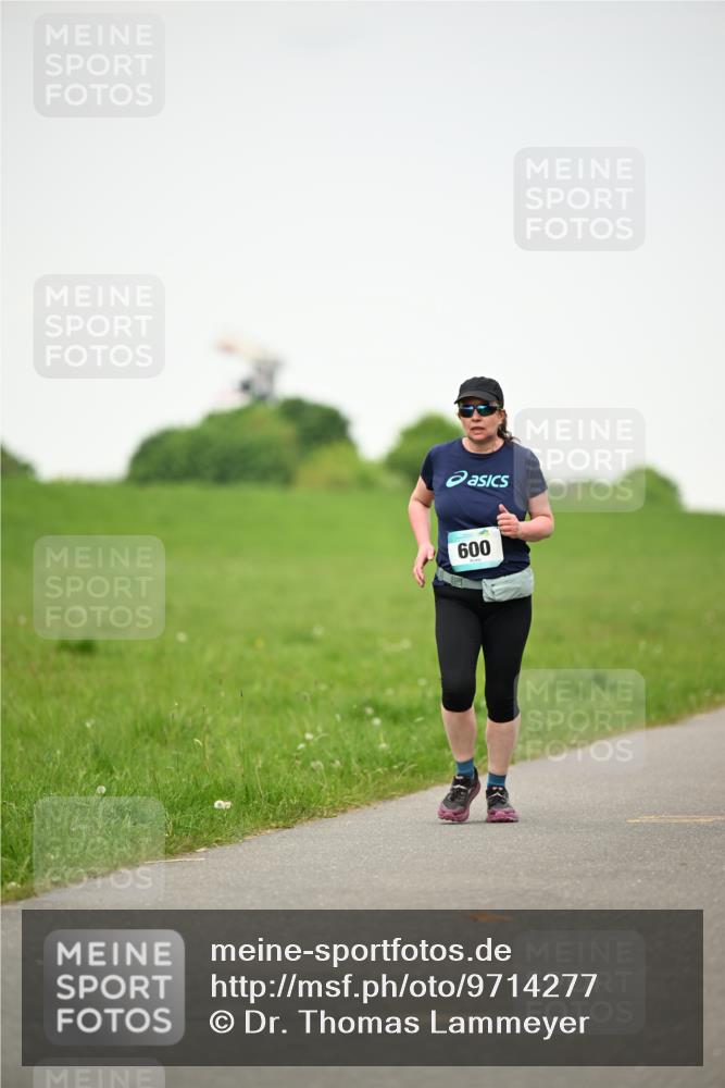10.05.2026 - 8. Wedeler Halbmarathon Dr. Thomas Lammeyer http://msf.ph/oto/9714277 10.05.2026 12:19:09 Laufen 600 meine-sportfotos.de