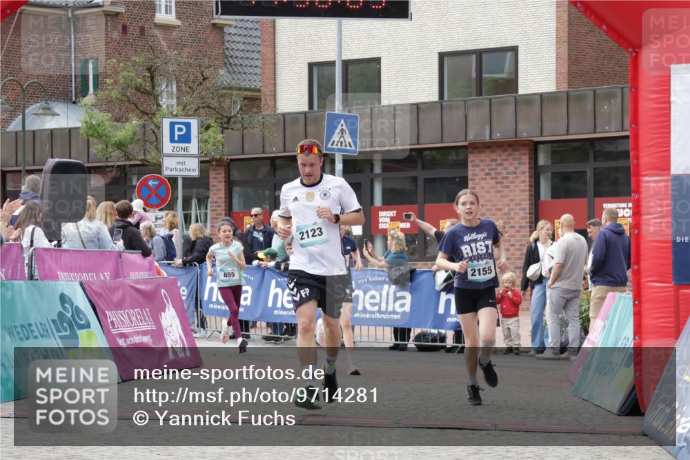 10.05.2026 - 8. Wedeler Halbmarathon Yannick Fuchs http://msf.ph/oto/9714281 10.05.2026 11:30:04 Ziel 536, 655, 815, 2123, 2140, 2147, 2155 meine-sportfotos.de