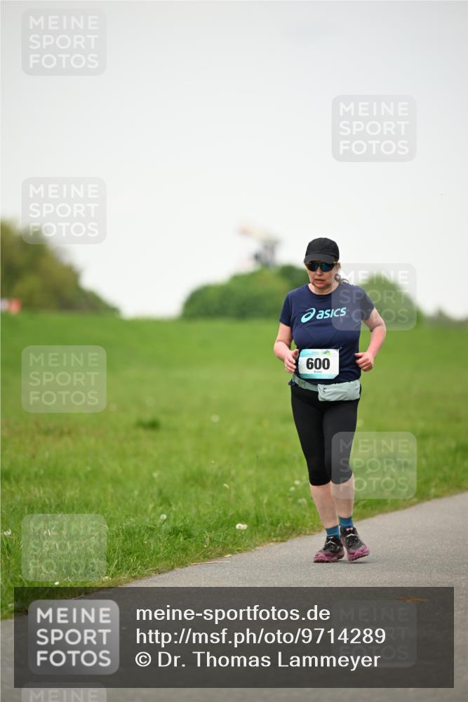 10.05.2026 - 8. Wedeler Halbmarathon Dr. Thomas Lammeyer http://msf.ph/oto/9714289 10.05.2026 12:19:10 Laufen 600 meine-sportfotos.de