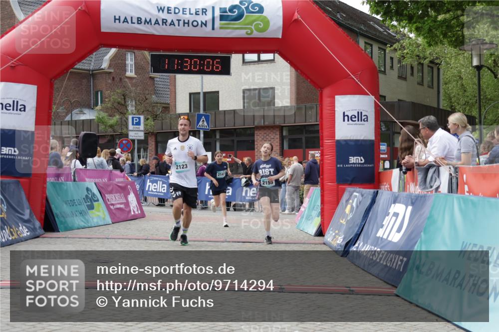 10.05.2026 - 8. Wedeler Halbmarathon Yannick Fuchs http://msf.ph/oto/9714294 10.05.2026 11:30:04 Ziel 536, 655, 815, 2123, 2140, 2147, 2155 meine-sportfotos.de