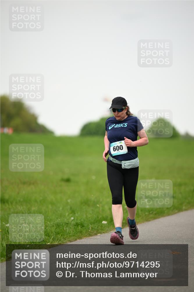 10.05.2026 - 8. Wedeler Halbmarathon Dr. Thomas Lammeyer http://msf.ph/oto/9714295 10.05.2026 12:19:10 Laufen 600 meine-sportfotos.de