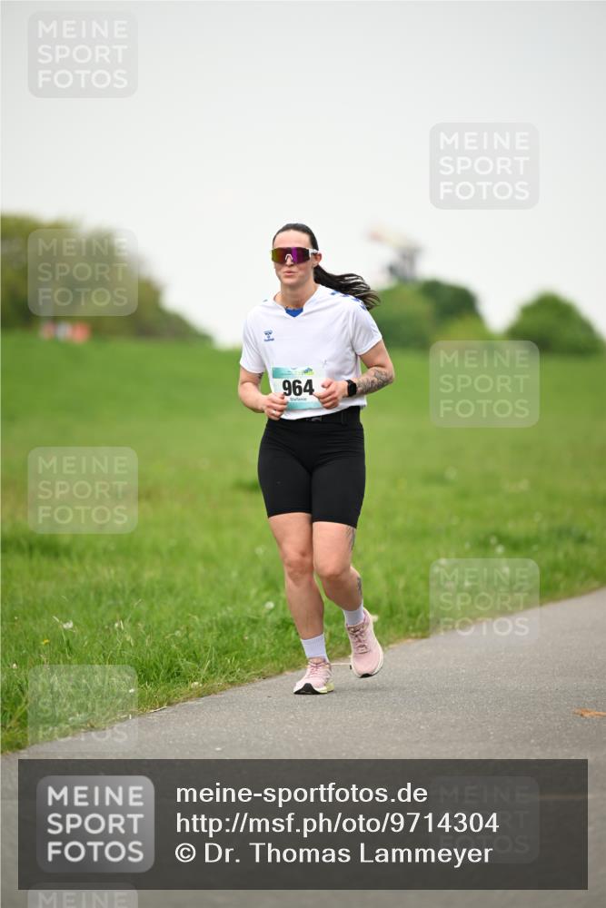10.05.2026 - 8. Wedeler Halbmarathon Dr. Thomas Lammeyer http://msf.ph/oto/9714304 10.05.2026 12:19:24 Laufen 964 meine-sportfotos.de