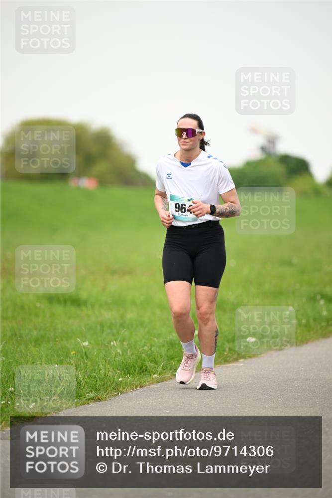 10.05.2026 - 8. Wedeler Halbmarathon Dr. Thomas Lammeyer http://msf.ph/oto/9714306 10.05.2026 12:19:25 Laufen 964 meine-sportfotos.de